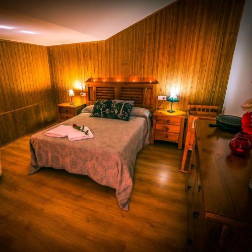 Casa Rural Aguas Frías***: 1 noche con desayuno para 2 adultos+ 1 bebé