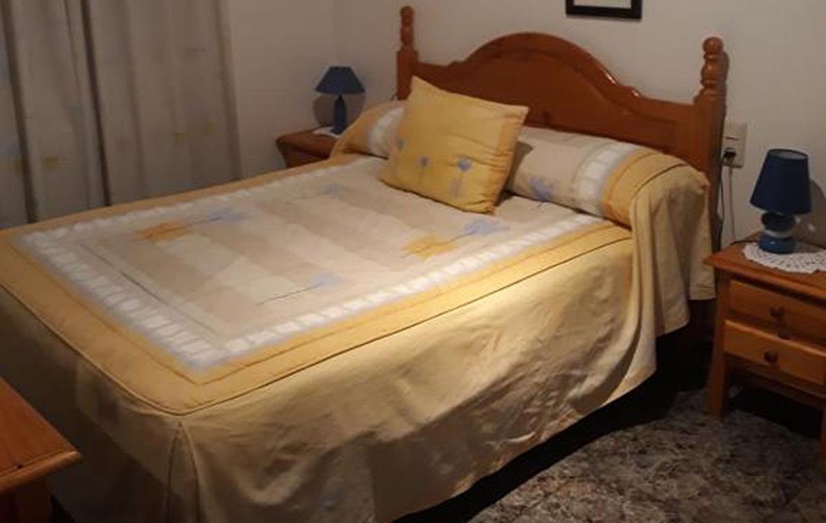 Hotel San Cristóbal: - 1 noche con desayuno y comida o cena para 2 adultos + 1 niñ@
