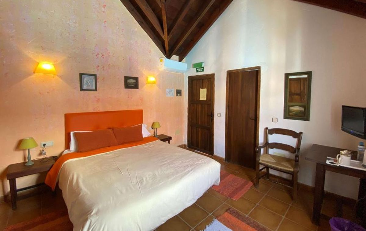 Silvestre Hotel Restaurante: 1 noche de alojamiento en doble para 2 personas