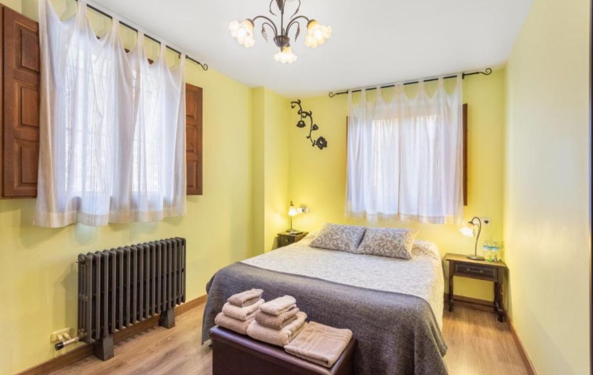 Casa Rural Senderuela: 1 noche de alojamiento + visita a bodega para 2 personas