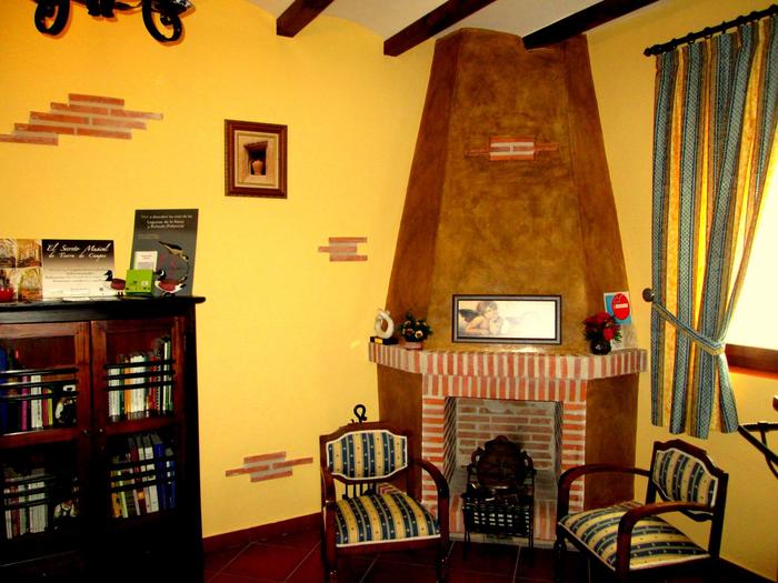 Hotel Rural Estrella de Campos: 1 Noche de Alojamiento - Para 3 Personas