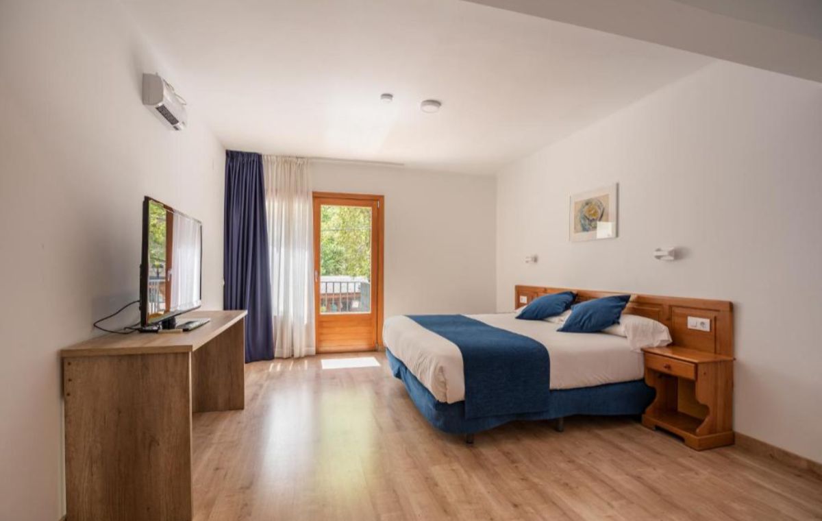 Hotel Marxant: 1 nit d’allotjament en suite + esmorzar per a 2 persones