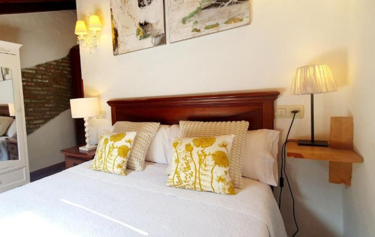 Casa Rural El Juacu:  1 noche de alojamiento para 2 adultos + 1 bebé