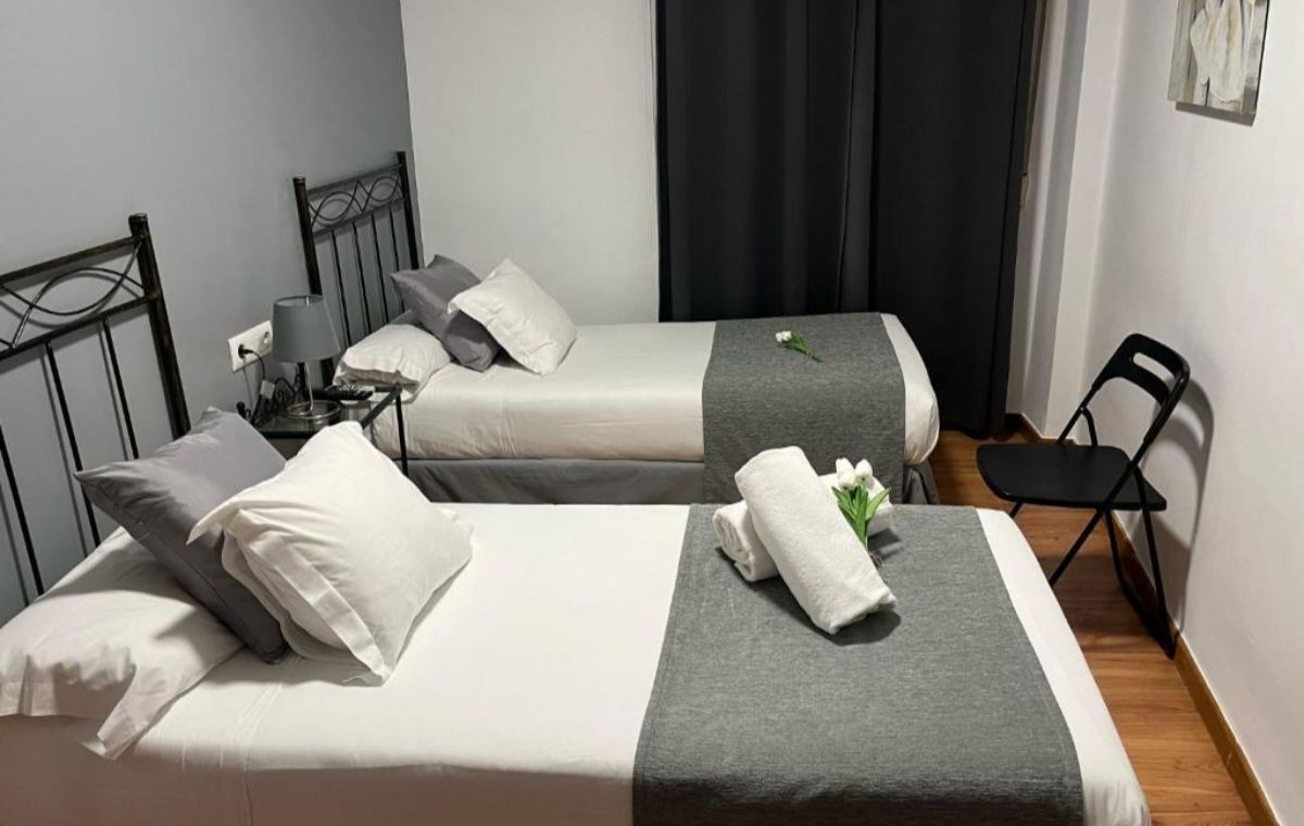 Hospedería Luis de Góngora: 2 noches con desayuno en triple para 2 adultos + 1 niñ@