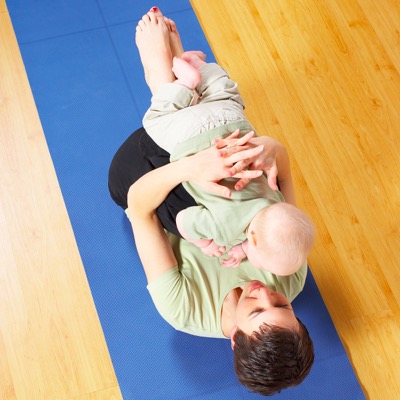 1 sesión de pilates con bebé para 2 personas: mamá/papá y bebé.