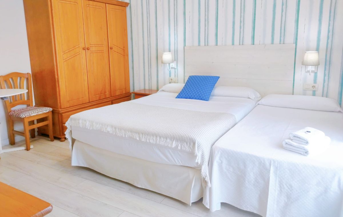 Hotel Rodeiramar: 1 noche solo alojamiento en habitación deluxe para 2 adultos+ 1 niñ@