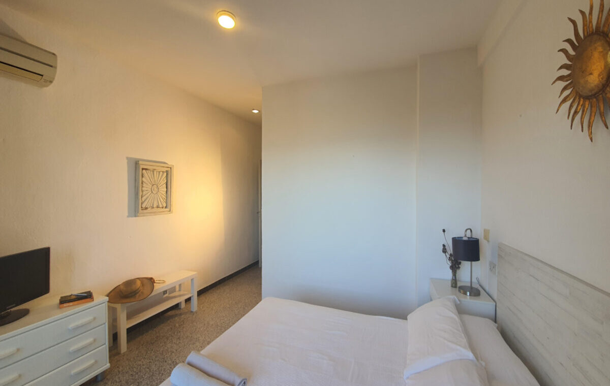 Hotel Riomar: 1 Nit d'Allotjament + Esmorzar- Per a 2 Persones 