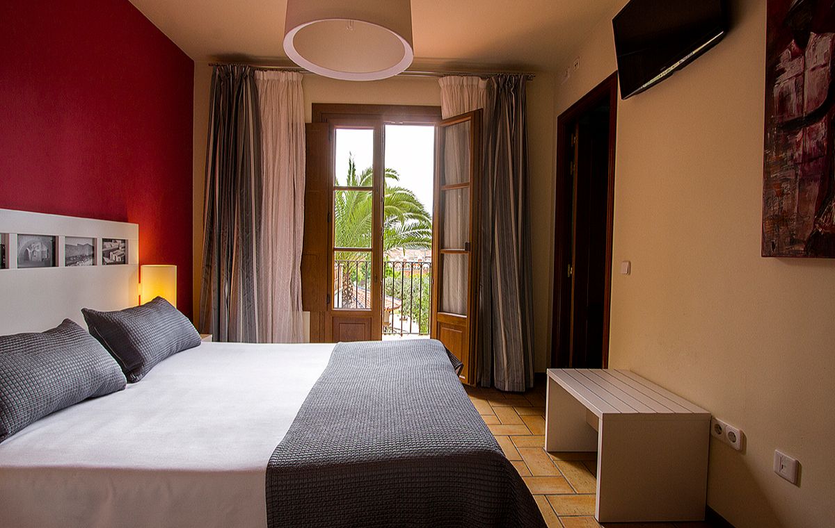 Hotel Antiga: 1 nit d’allotjament+ esmorzar per a 2 persones