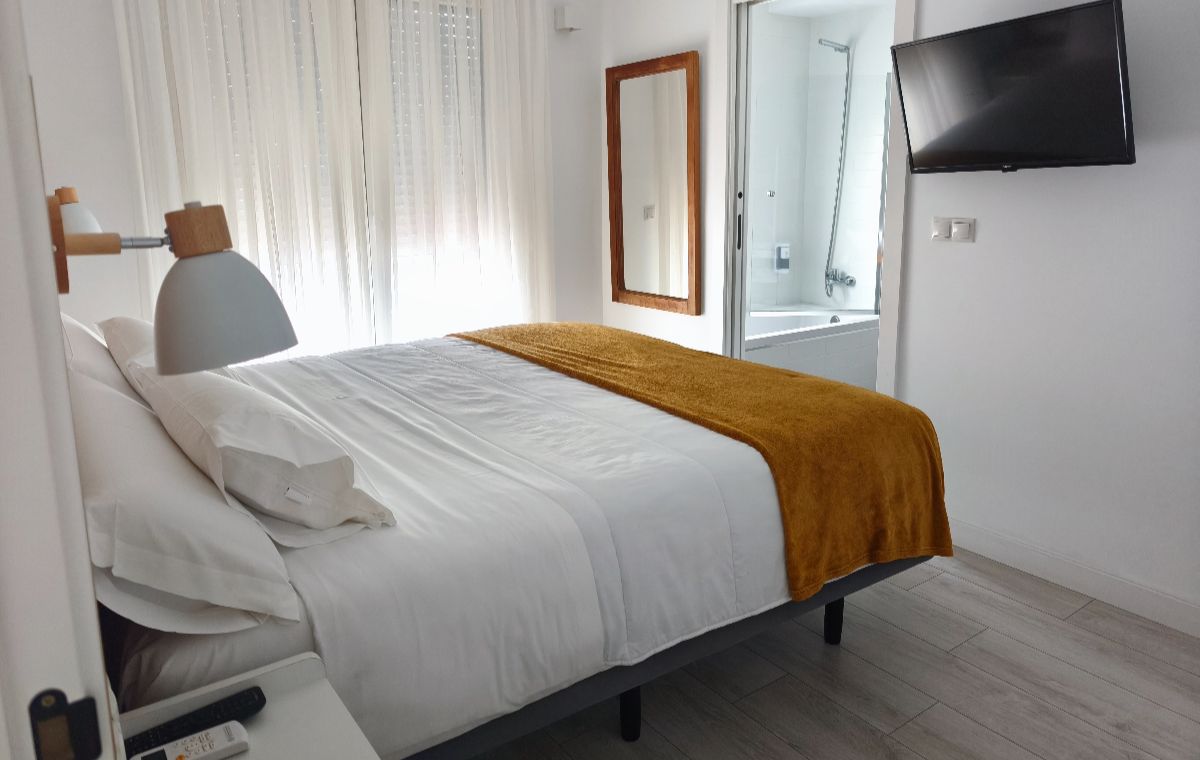 Hotel Rodeiramar ** superior: 1 noche en suite con desayuno para 2 personas