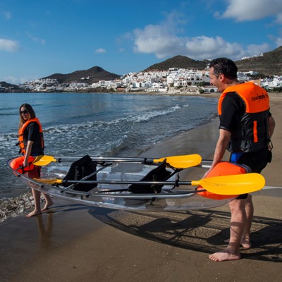 Ruta guiada en kayak transparente