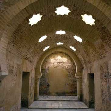 Tour guiado “Baños Árabes y Palacio de Villardompardo” con consumición y tapa