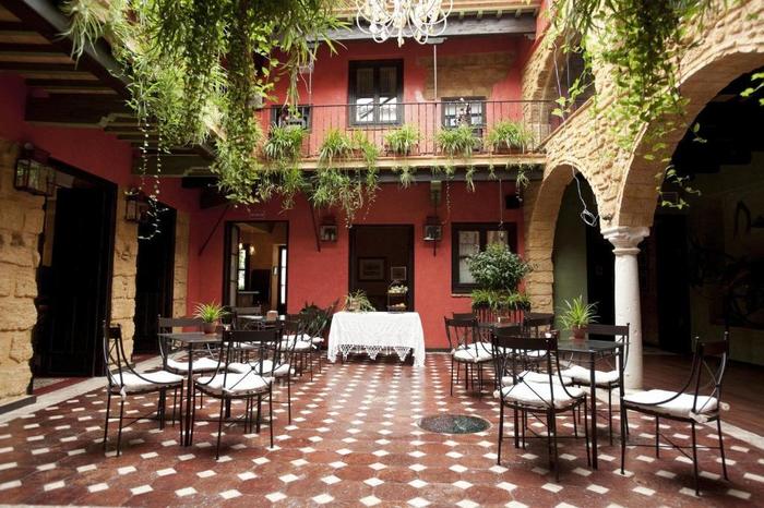  La Casona de Calderón Gastronomic & Boutique Hotel****: 1 noche con desayuno para 2 adultos + 1 niño
