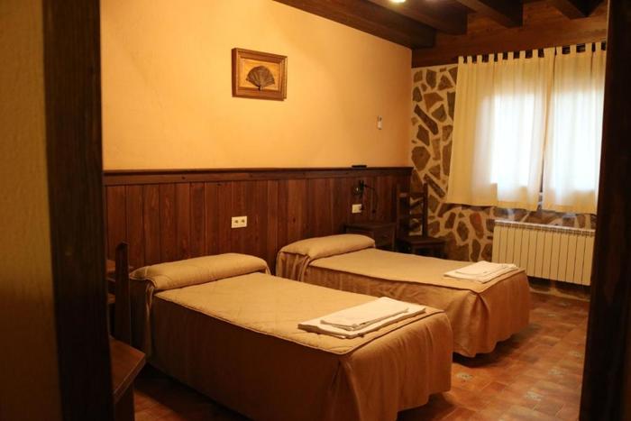 Casa Rural Vallecasar: 1 Noche de Alojamiento Para 2 Adultos + 1 Niñ@ 