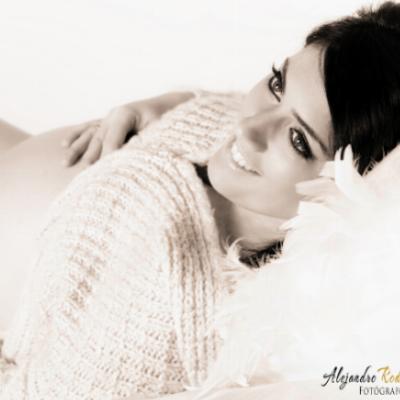 Sesión fotográfica embarazada en estudio o exteriores