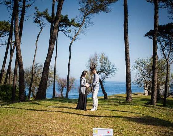 Sesión fotográfica profesional para embarazadas en estudio o exteriores