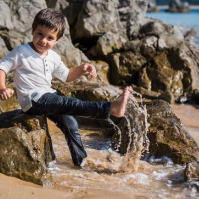 Sesión fotográfica profesional para niños en estudio o exteriores