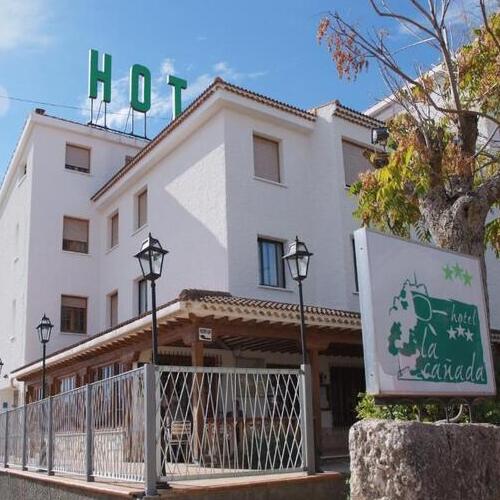 Hotel La Cañada***: 1 noche con desayuno para 2 adultos+ 1 niñ@