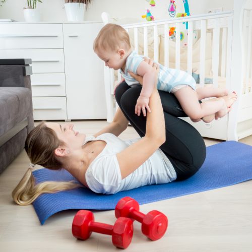 Clase grupal MAMIfit con bebé