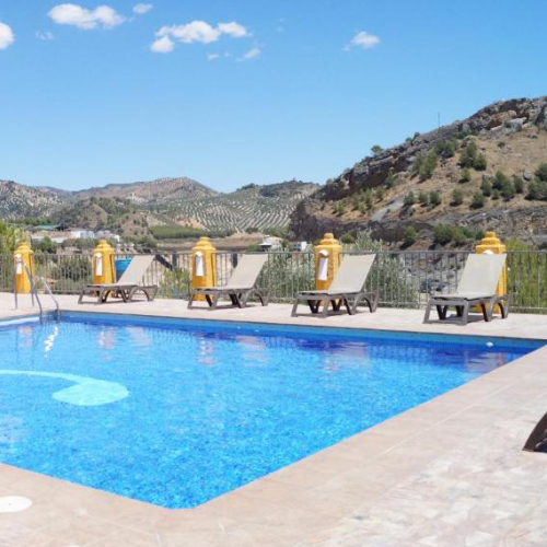 Hotel Caserío de Iznájar: 2 Noches de Alojamiento + Desayuno - Para 2 Adultos + 1 Niñ@