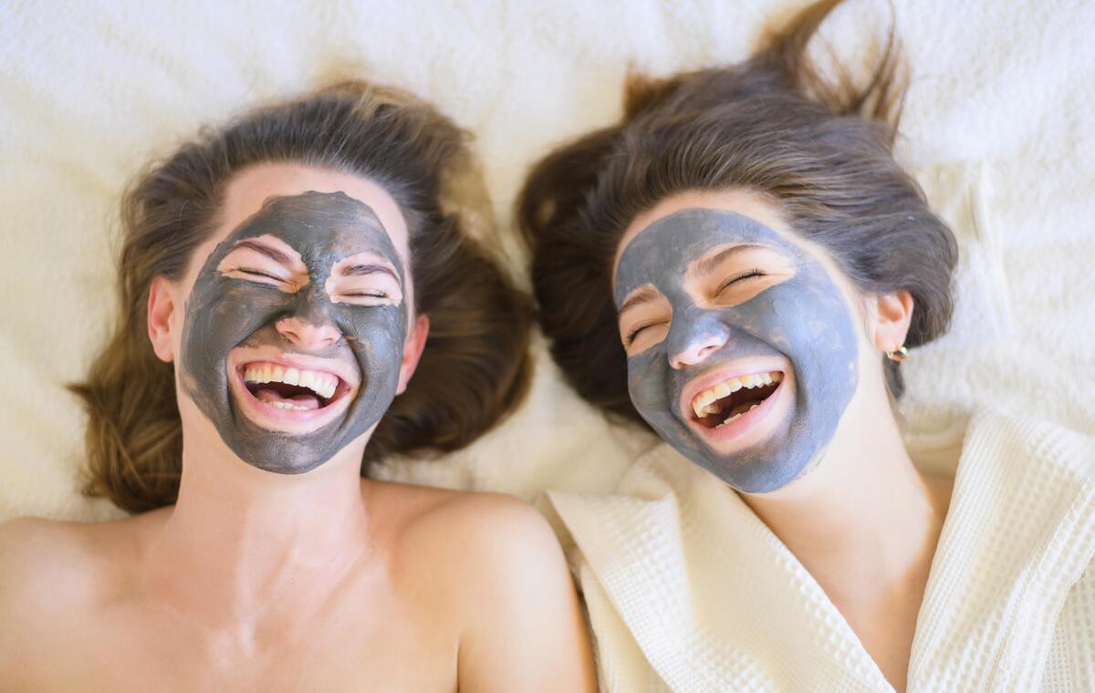 Tratamiento Facial Reestructurante +  Blanqueo Dental - Para 2 Personas